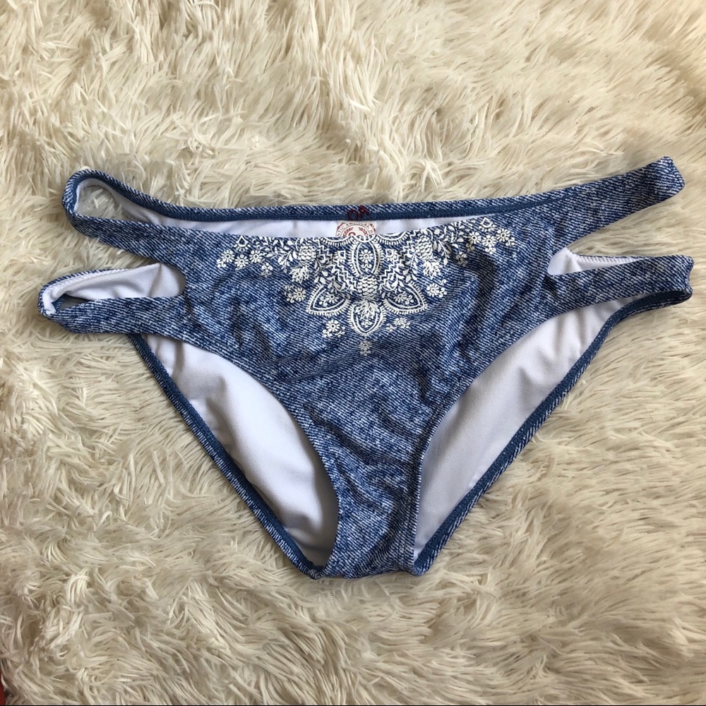 SO Cut Out Bikini Bottom NWOT